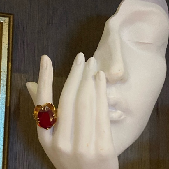 18K heavy electroplate yellow gold ring with ruby red color stone crystal - Picture 5 of 16